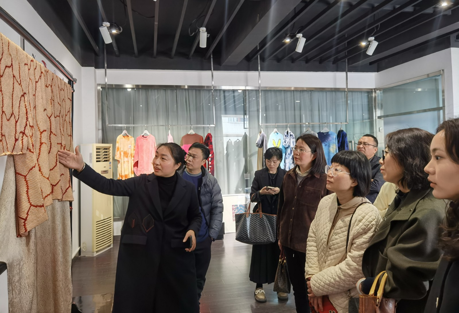 1711156092.jpg 2.jpg