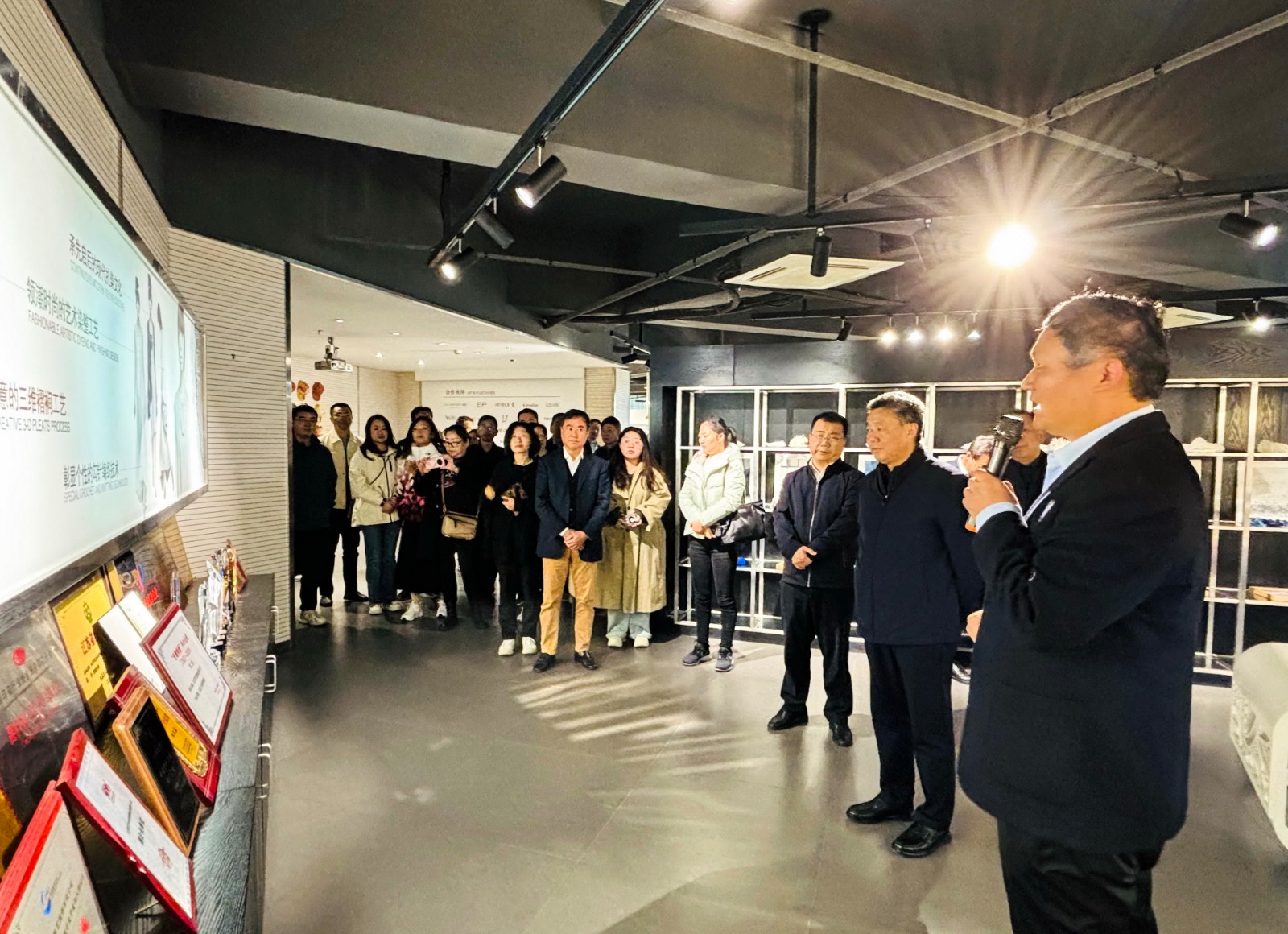 1732077441.jpg 2 展廳.JPG